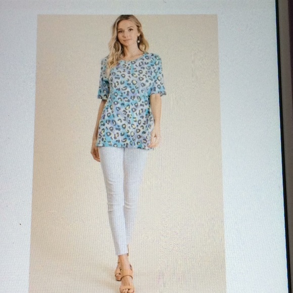 🫐  Colorful animal print short sleeve top - Picture 2 of 14